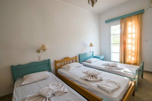 Kymata Hotel, Prenota Hotel Kamari Paro