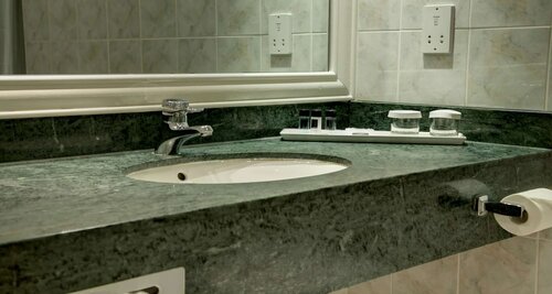 Best Western Plus Manor Hotel NEC Birmingham, Rezervați Hotel Hoteluri de afaceri în Merseyside, 4* 5*