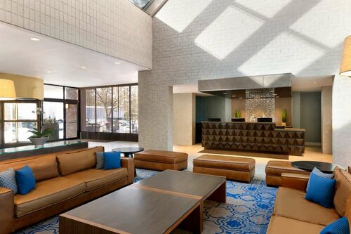 Hilton Boston Dedham, Buchen Sie Hotel Dedham Boston und Umgebung