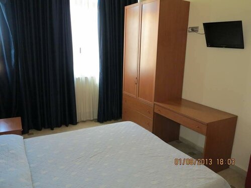Albergo Little Garden, Rezervați Hotel Hoteluri în Lazio cu parcare, Parcare