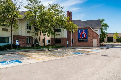 Motel 6-Arlington Heights, IL - Chicago North Central, Prenota Motel Arlington Heights Chicago Metropolitan Area