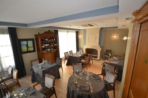 Hôtel Le Saint Georges, Book Hotel Hoteller i Rhône-Alps med parkering, Parkering