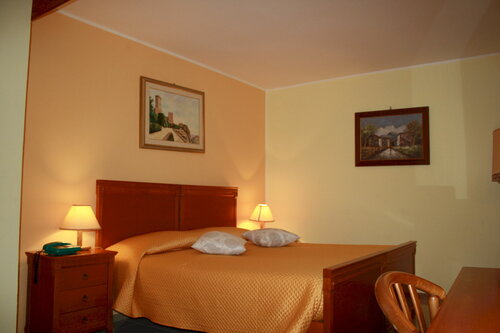 Hotel Edelweiss, Забронировать Отель Отели в центре Эриче, в центре
