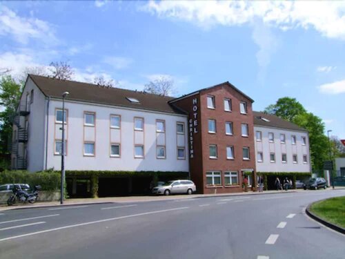 Hotel Christina, Забронировать Отель Цолльшток Кельн