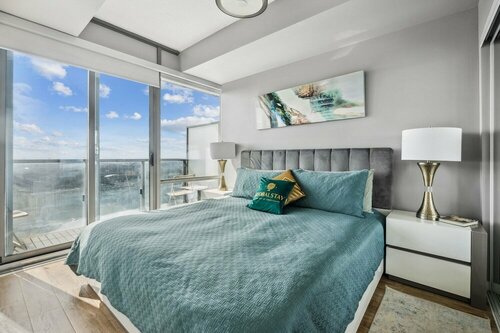 Burano Condos by Canada Suites, Забронировать Отель Отели Торонто с бассейном, рядом с Rogers Communications, Бассейн