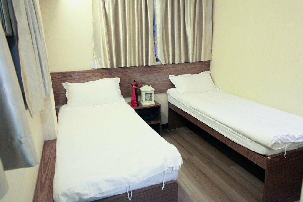 Red Hotel
