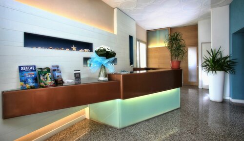 Hotel Dante, Забронировать Отель Отели Лидо ди Езоло с парковкой, рядом с Пляж Капаннина, Парковка