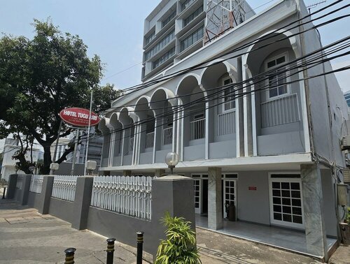 Hotel Tugu Asri, Забронировать Отель Гамбир Джакарта, рядом с Торговый центр Саринах