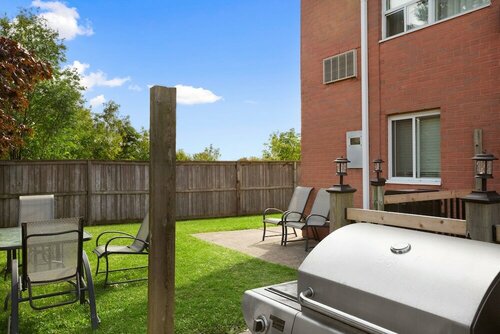 Days Inn by Wyndham Stouffville, Book Hotel Stouffville York, Durham and Hills of Headwaters