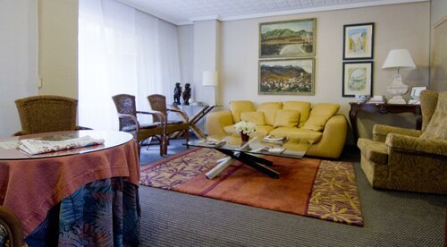 Hotel Isasa, Забронировать Отель Отели и гостиницы Логроньо, рядом с Spanish Federation of Friends of the Camino de Santiago Associations, Отель