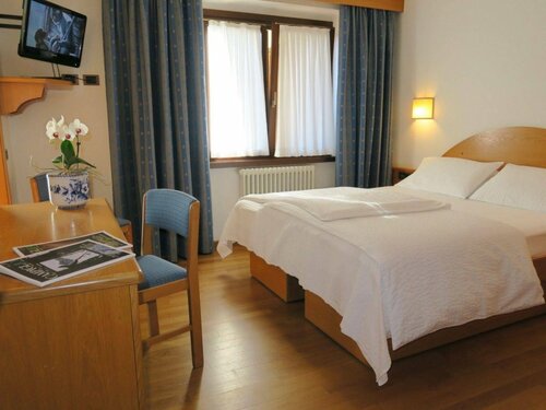 Hotel Garni dello Sportivo, Забронировать Отель Пинцоло Мадонна-ди-Кампильо