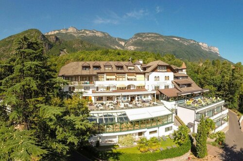 Hotel Lambrechtshof, Забронировать Отель Отели Bolzano and surroundings с бассейном, Бассейн