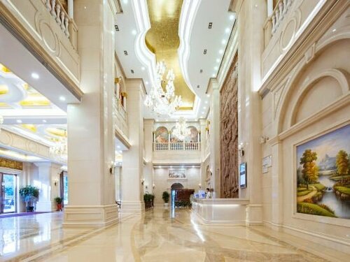 Vienna International Hotel (Shenzhen Qianhai Happy Bay Hotel), Забронировать Отель Баоань 