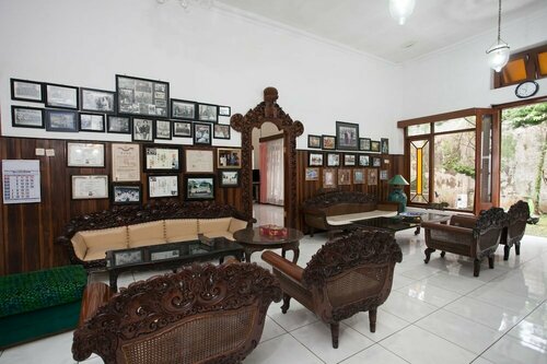 RedDoorz near Brawijaya University, Boek Hotel Malang Hotels met Parkeerplaats, in de buurt van MX Mall Malang, Parkeren