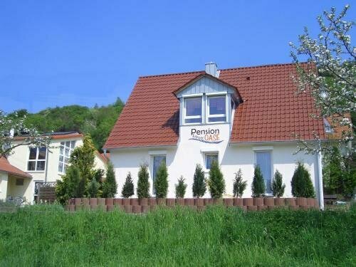 Pension Fitnessoase, Забронировать Отель Отели Eußenheim с парковкой, Парковка