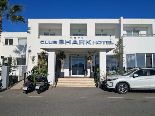 Club Shark Hotel