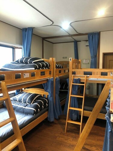 Mt Fuji Hostel Michael's, Забронировать Хостел Отели Сидзуока с парковкой, Парковка