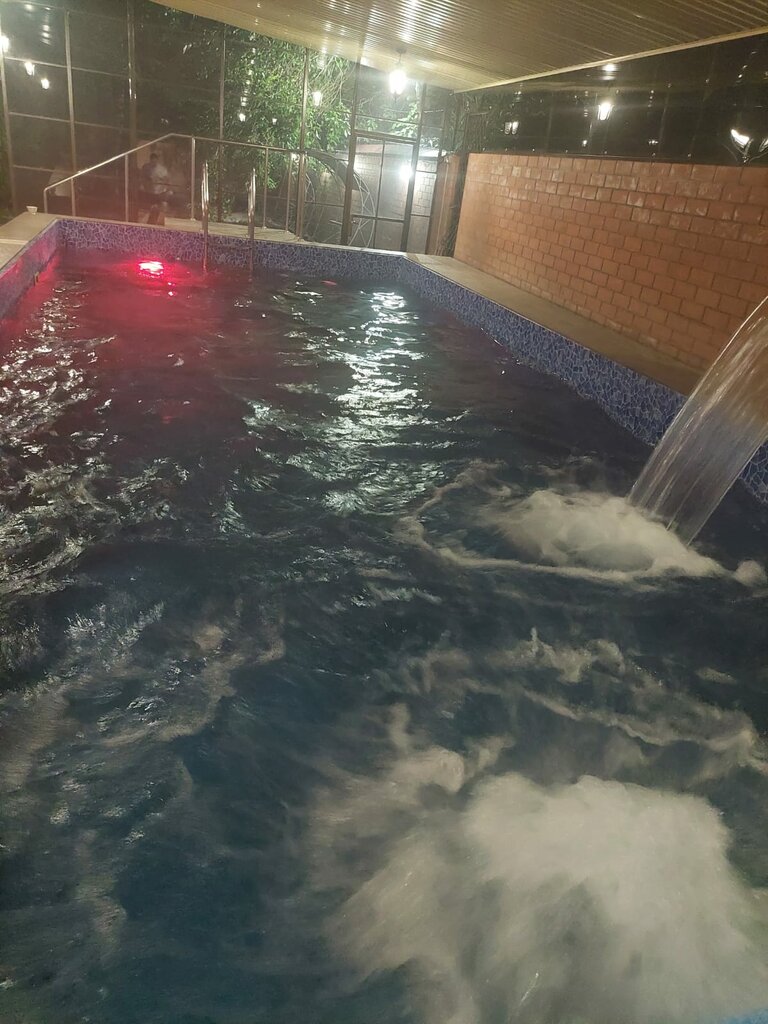 Kruglogodichnyy Teplyy basseyn