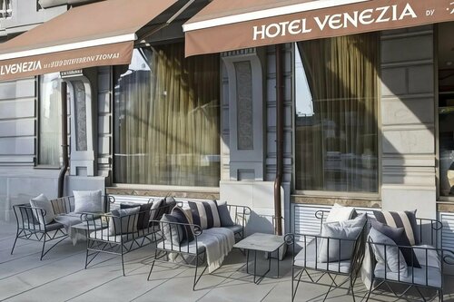 Zeus Essence Bucharest Venezia, Забронировать Отель Отели Бухареста с завтраком, рядом с Казино Partouche - Athenee Palace Hilton, Завтраки
