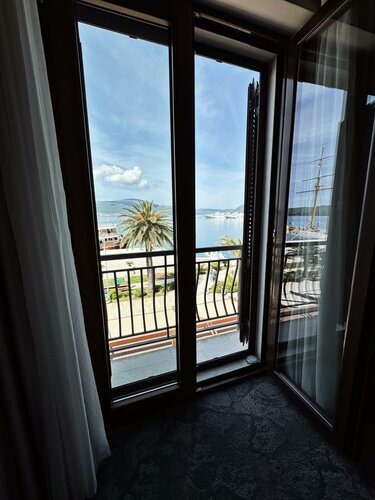 Hotel Pine, Забронировать Отель Тиват Округ Тиват