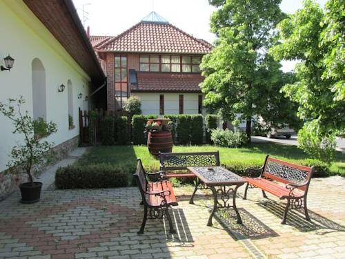 Józsi Bácsi Vendéglője és Szállodája, Réserver Hôtel Szombathely Vas