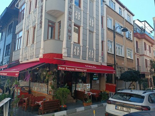 The New Season Apart, Book Pension Beyoglu Gæstehuse, Pension