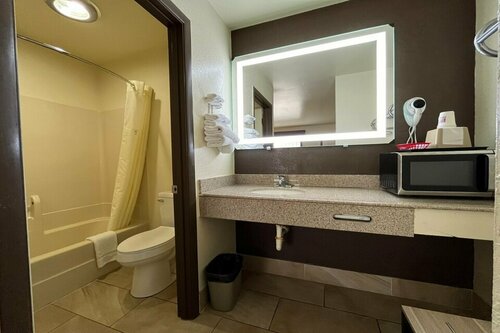 Budget Inn By OYO Nassawadox Hwy 13, Buchen Sie Hotel Nassawadox Virginia