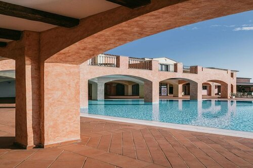 Mangia's Santa Teresa Sardinia, Curio Collection by Hilton, Book Hotel Hoteller i Emerald Coast med parkering, Parkering