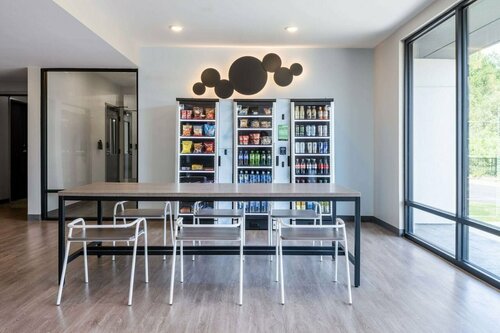 ECHO Suites Extended Stay by Wyndham Richmond West, Забронировать Отель округ Энрико Вирджиния
