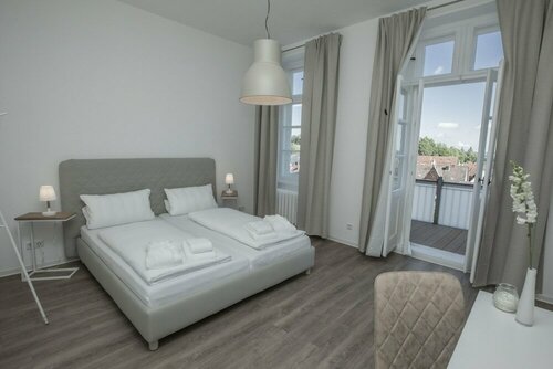 Zimmer FREI Boardinghouse, Забронировать Гостевой дом Отели земли Шлезвиг-Гольштейн с парковкой, Парковка