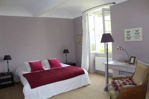 Hôtel de Mirmande, Book Hotel Hoteller i Rhône-Alps med parkering, Parkering