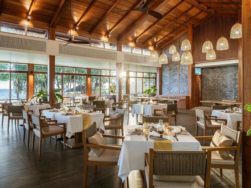The Surin Phuket, Забронировать Курортный отель Сурин-Бич остров Пхукет, рядом с Пляж Сурин