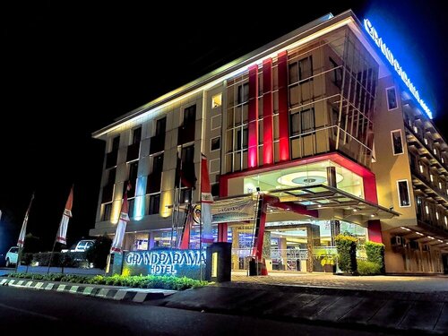 Grand Parama Hotel, Rezervovat Hotel Tanjungredep 
