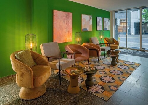 Rugs Hotel Düsseldorf - Self Check-In, Забронировать Отель Штадтмитте Дюссельдорф, рядом с Mahn- und Gedenkstätte für die Opfer des Nationalsozialismus