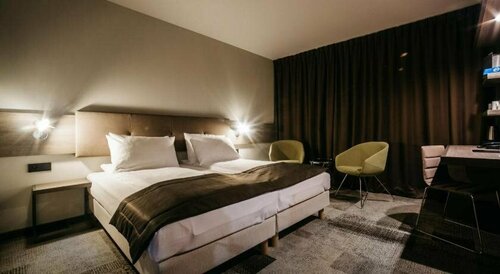 Q Hotel Plus Katowice, Забронировать Отель Отели Катовице с парковкой, Парковка