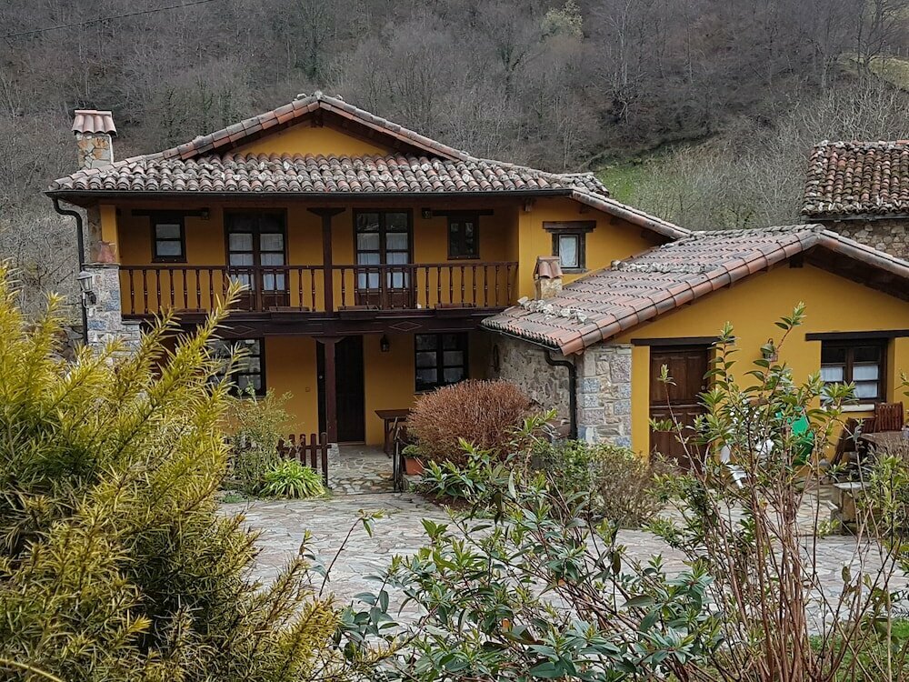 Casas de Aldea Valle de Bueida