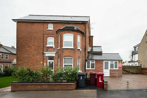 Laurel House, Забронировать Апартаменты/квартира Рединг Беркшир