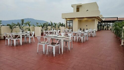Emerald Urban Comforts, Забронировать Отель Отели Майсур с завтраком, рядом с Civil Court Mysuru, Завтраки