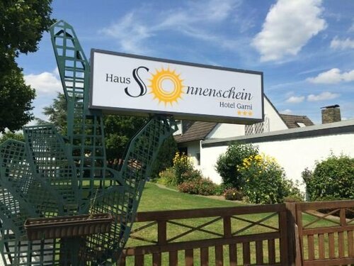 Sonnenschein Haus Garni, Забронировать Отель Монхайм Северный Рейн-Вестфалия