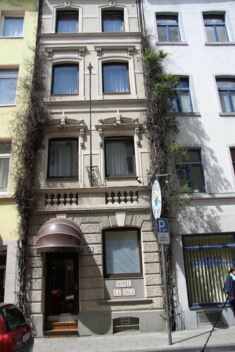 Hotel La Isla, Забронировать Отель Отели Кельна с парковкой, рядом с Церковь Святого Гереона, Парковка