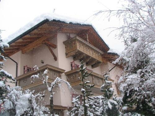 Villa Mirabell, Забронировать Вилла Коттеджи Кавалезе, рядом с Горнолыжный подъёмник Досс-Дей-Ларес, Коттедж