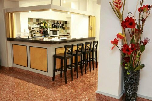 Hotel Alguer Camp Nou, Забронировать Отель Лес-Корт Барселона