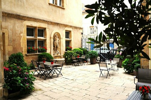 Hotel Dhaussonville, Забронировать Отель Отели Нанси с парковкой, Парковка