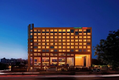 Courtyard By Marriott Ahmedabad, Book Hotel Hoteller i Gujarat med pool, Swimmingpool