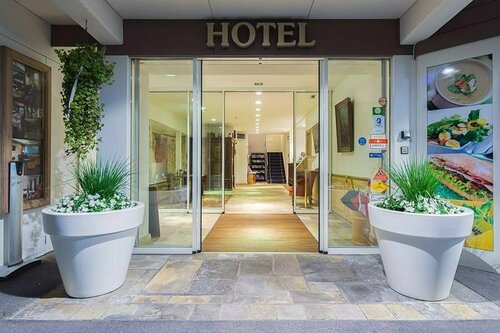 Hotel Kreuz & Post Grindelwald, Забронировать Отель Бизнес-отели Гриндельвальд, рядом с Горнолыжный подъемник Фирстбан, 4* 5*