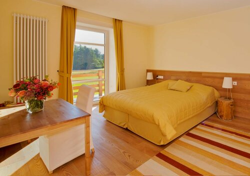 Maloja Palace Apartments, Book Lejlighed Hoteller i Bregaglia Valley med parkering, Parkering