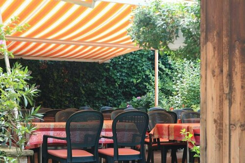 Gasthaus zur Sonne, Забронировать Отель Эш Базель