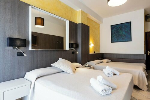 Hotel Vienna, Забронировать Отель Отели в центре Каттолики, в центре