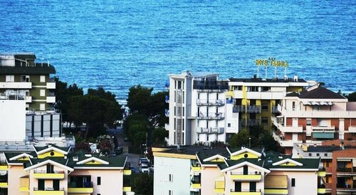 Residence Gambrinus, Book Hotel Hoteller i Abruzzo med pool, Swimmingpool