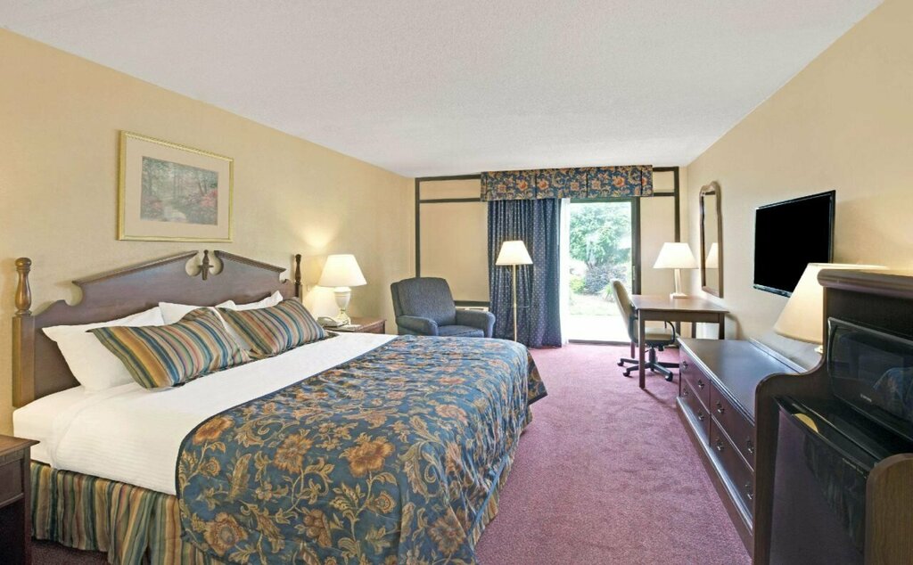Clarion Pointe